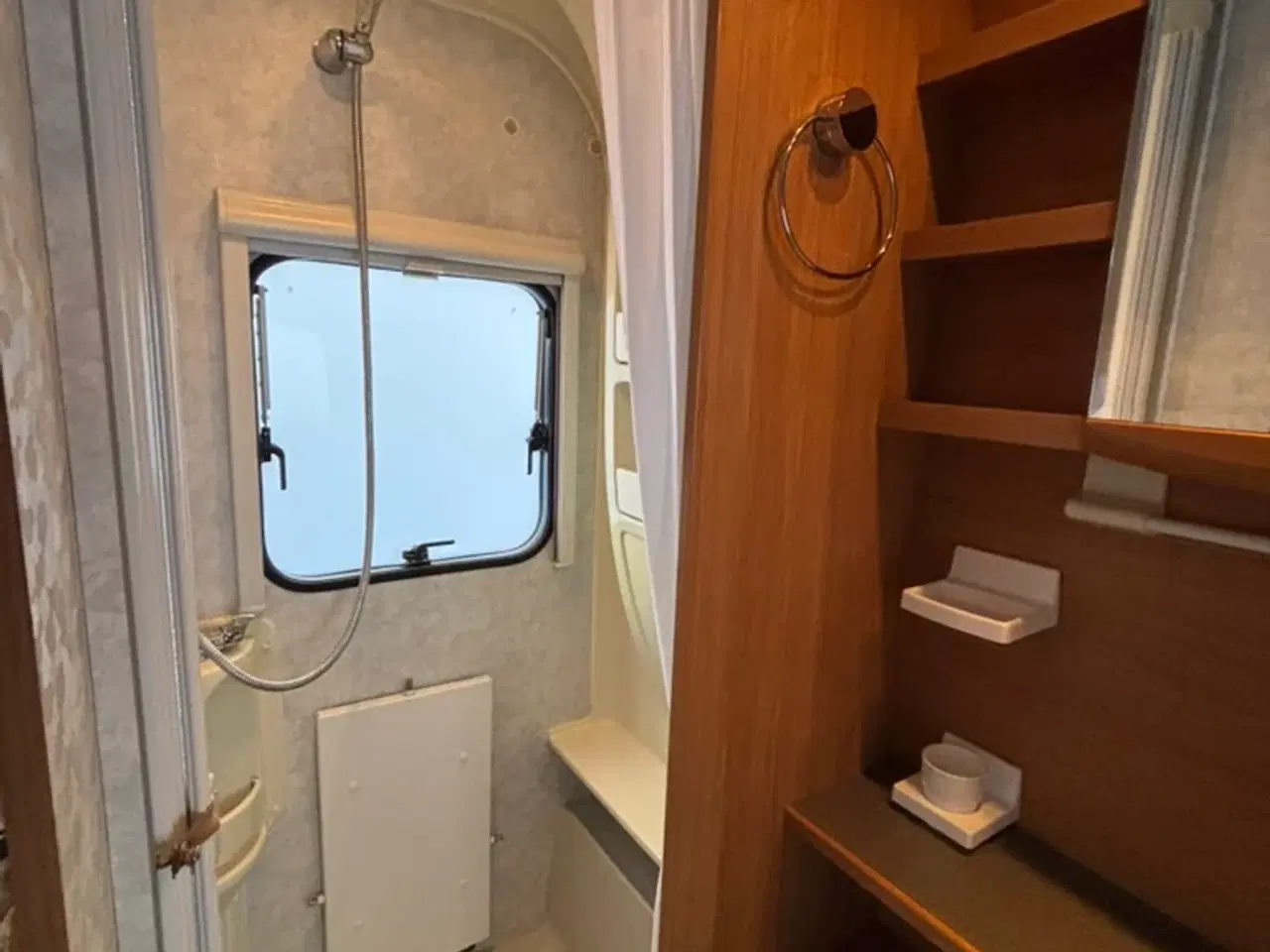 Billede 16 - Kvalitetsvogn med aircon, centralvarme og mover