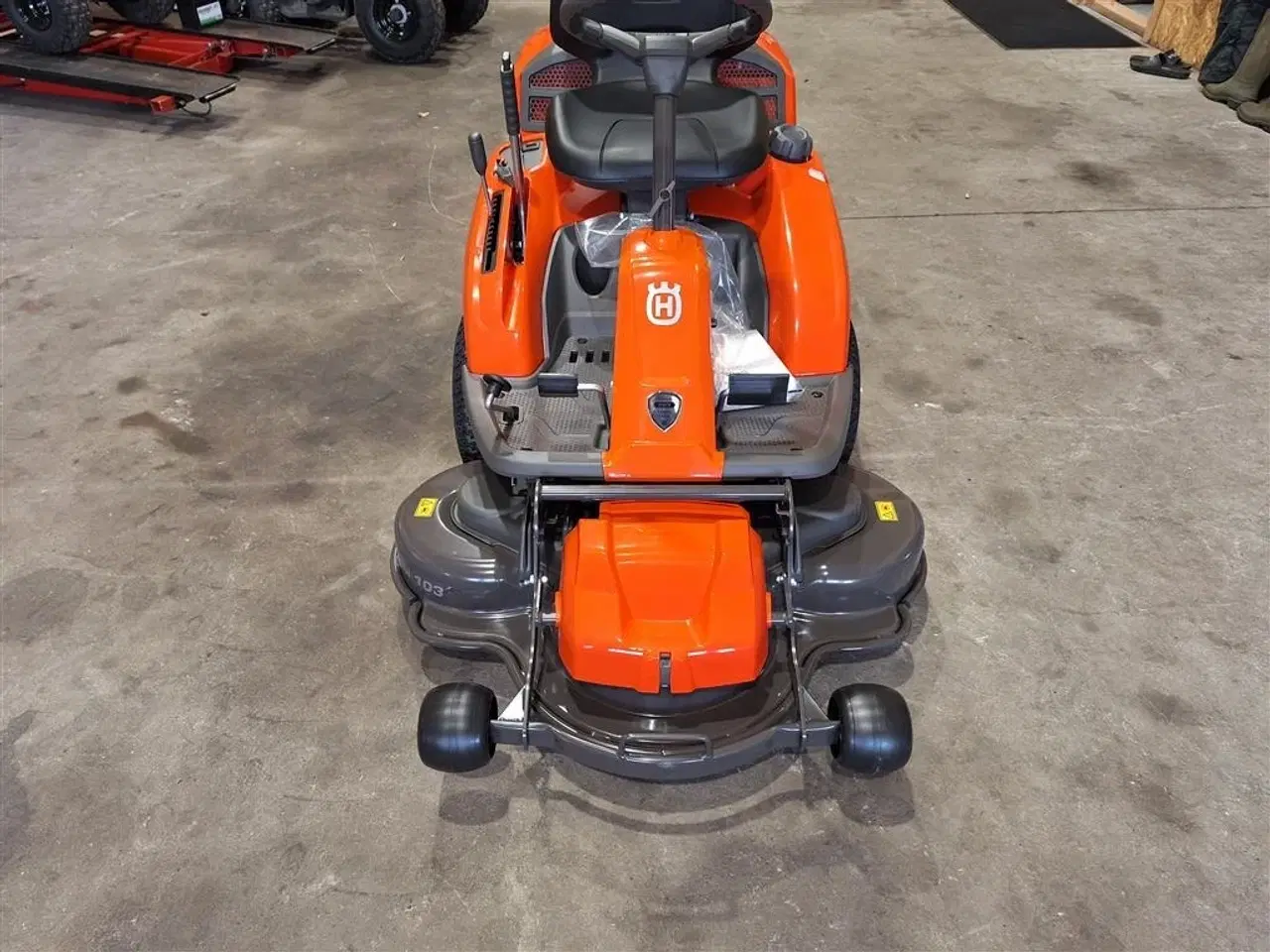 Billede 5 - Husqvarna Rider R214 TC 103 cm klipper