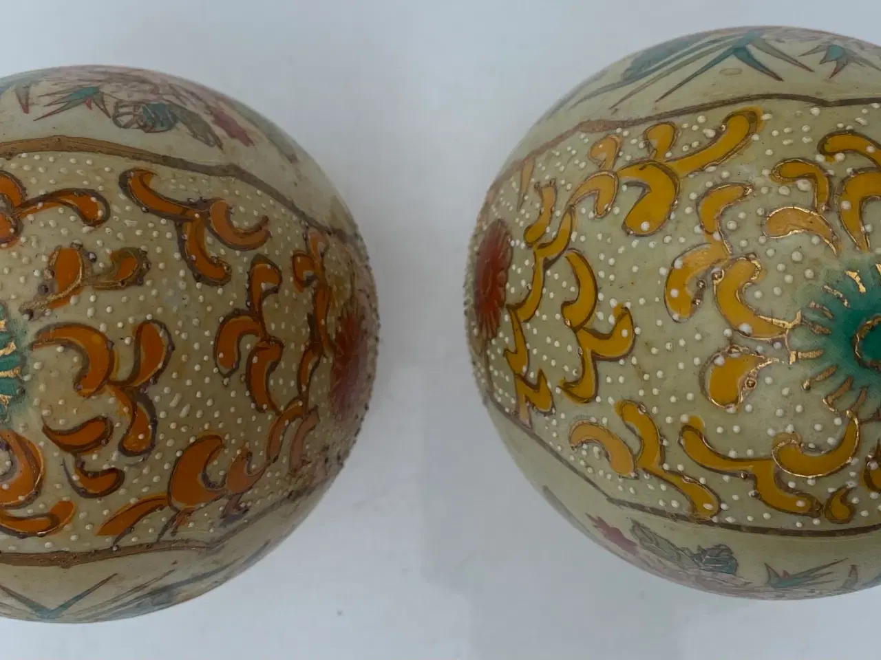 Billede 2 - Porcelæn, 2 vintage Satsuma japanske æg, kr. 150,-