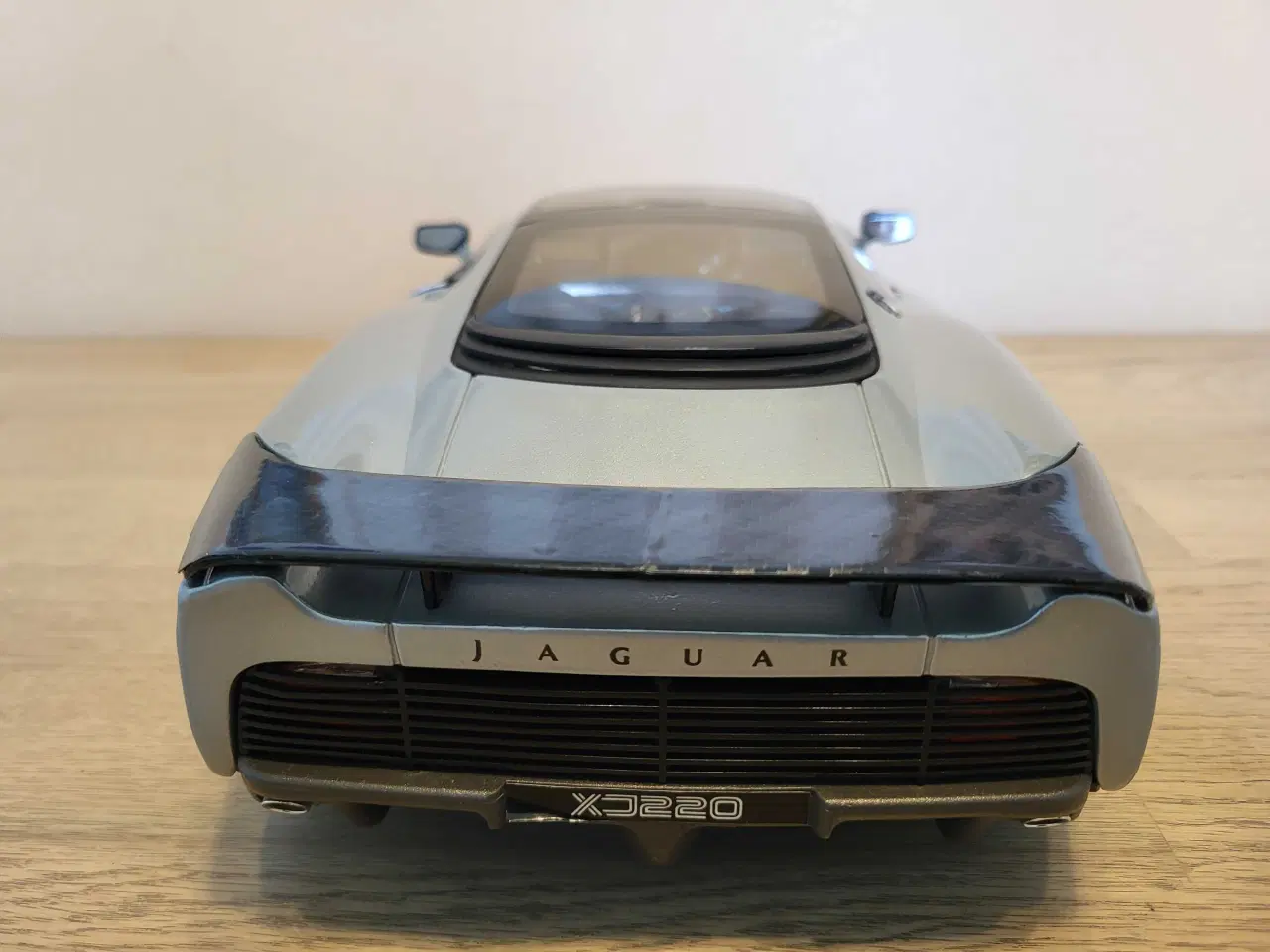 Billede 5 - Modelbil, Jaguar XJ220, skala 1/12
