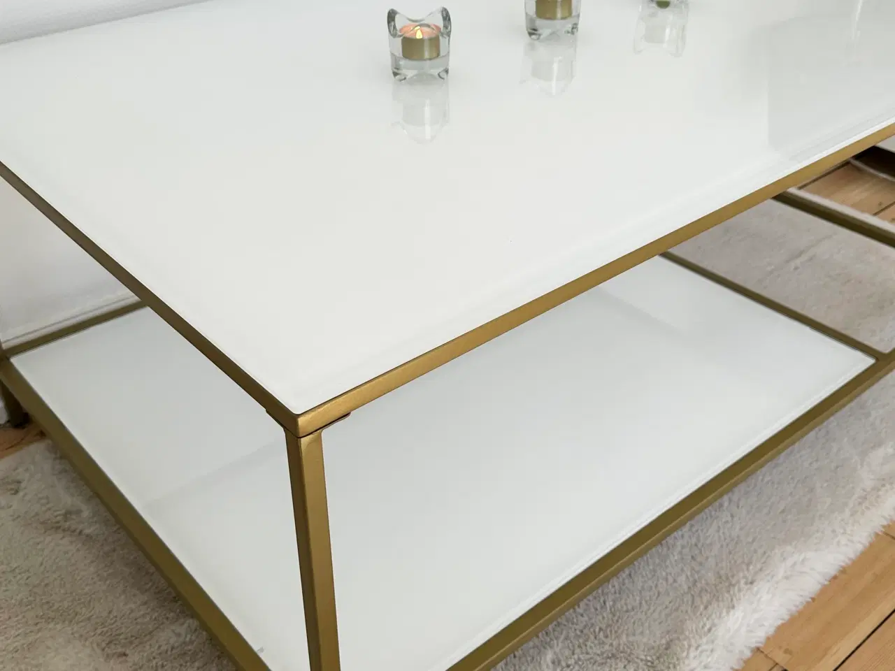 Billede 1 - Glasbord med guld stel