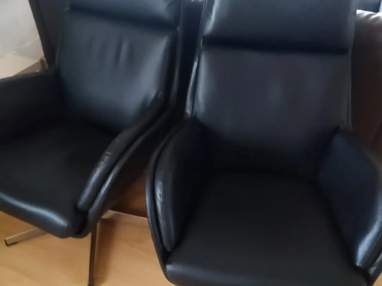 Billede 1 - To læder lænestole.