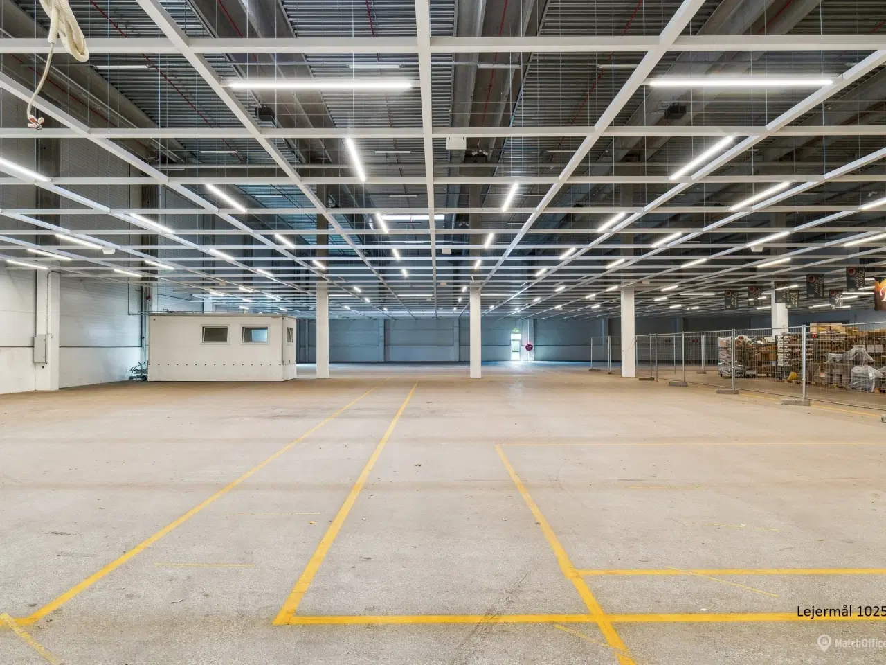 Billede 9 - Logistiklejemål med porte og ramper og en loftshøjde op til 10 meter