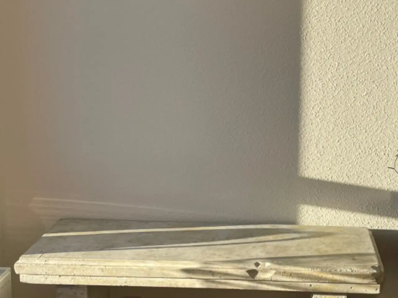 Billede 4 - “Marmorlook” træbænk-rekvisit fra kgl teater 