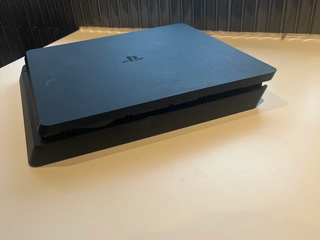 Billede 2 - Jeg sælger min Playstation 4 slim