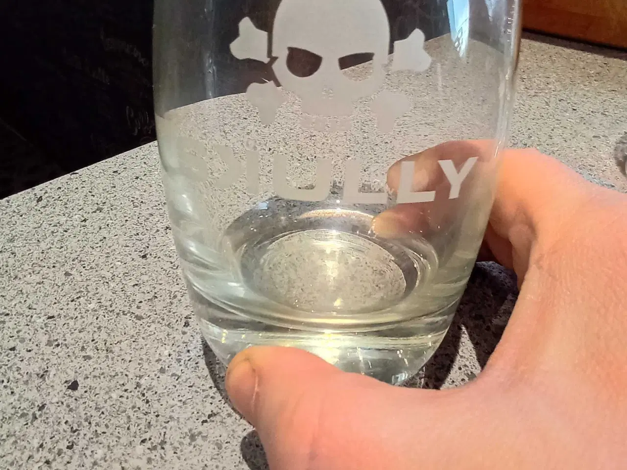 Billede 7 - Skully gin 4,5 l og glas