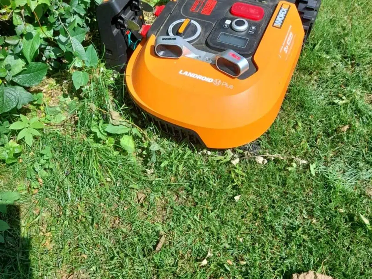 Billede 1 - Flot Robotgræsslåmaskine Sælges