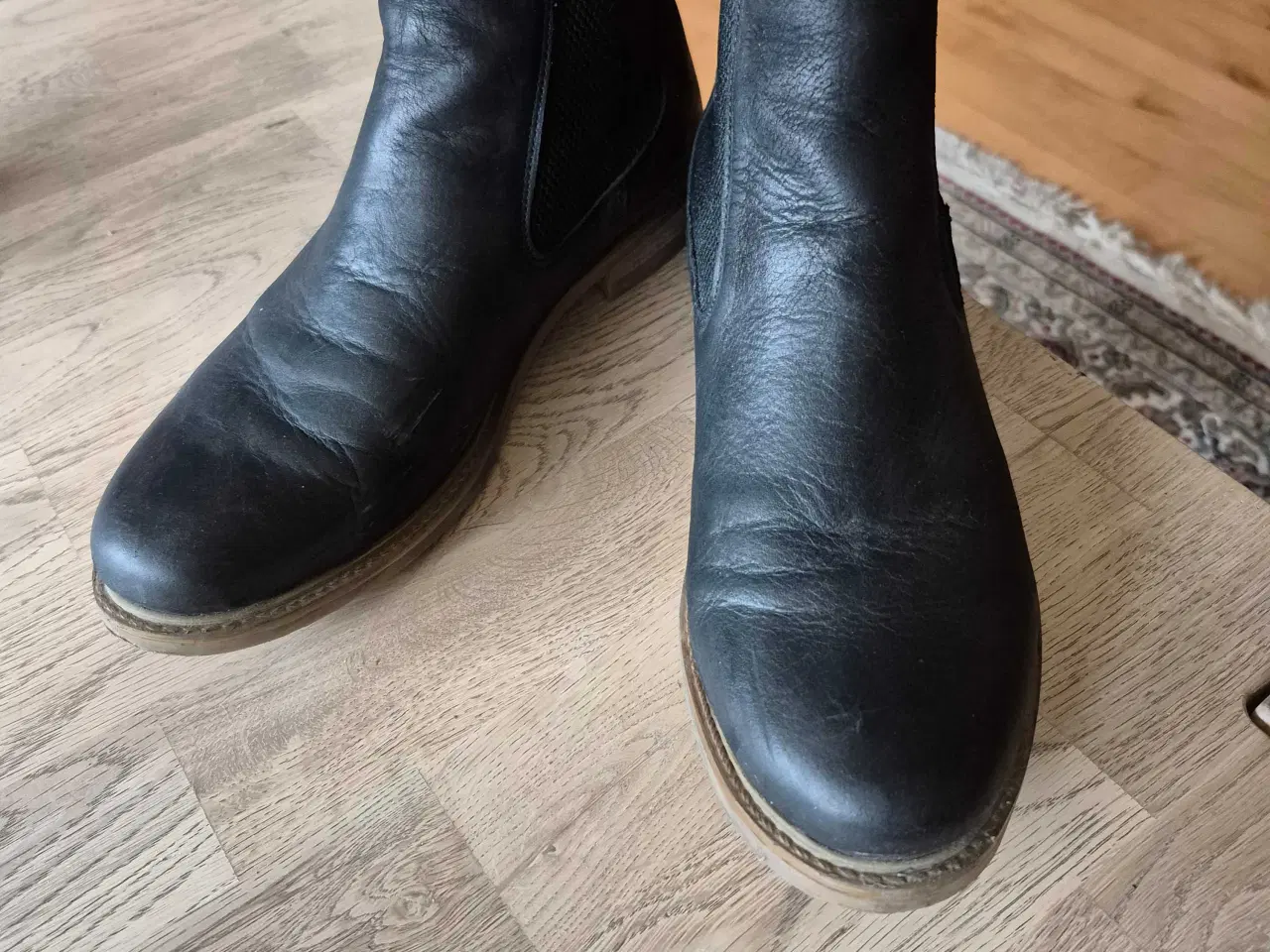 Billede 1 - Ankelstøvler i skind. 