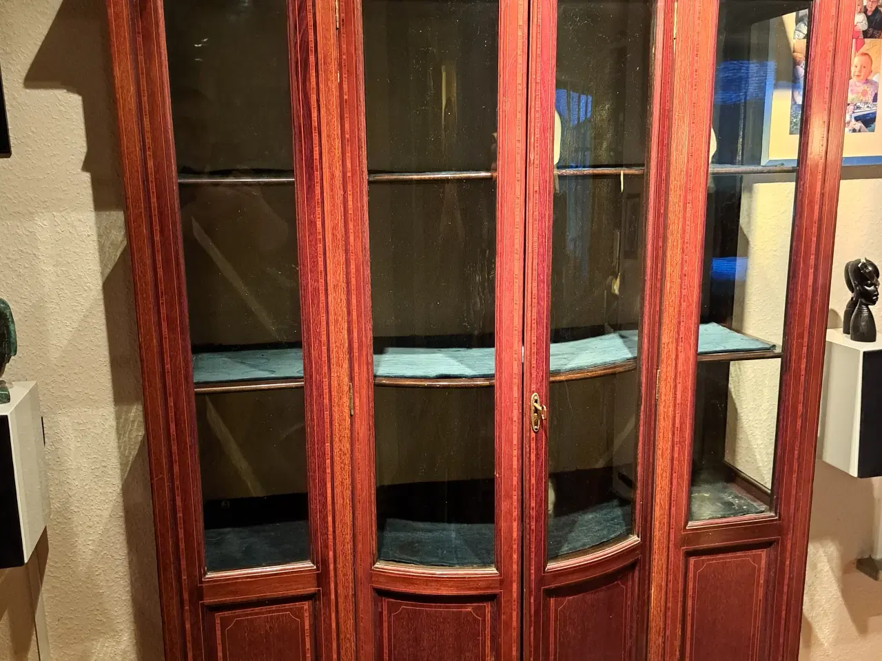 Billede 1 - Ældre vitrine skab