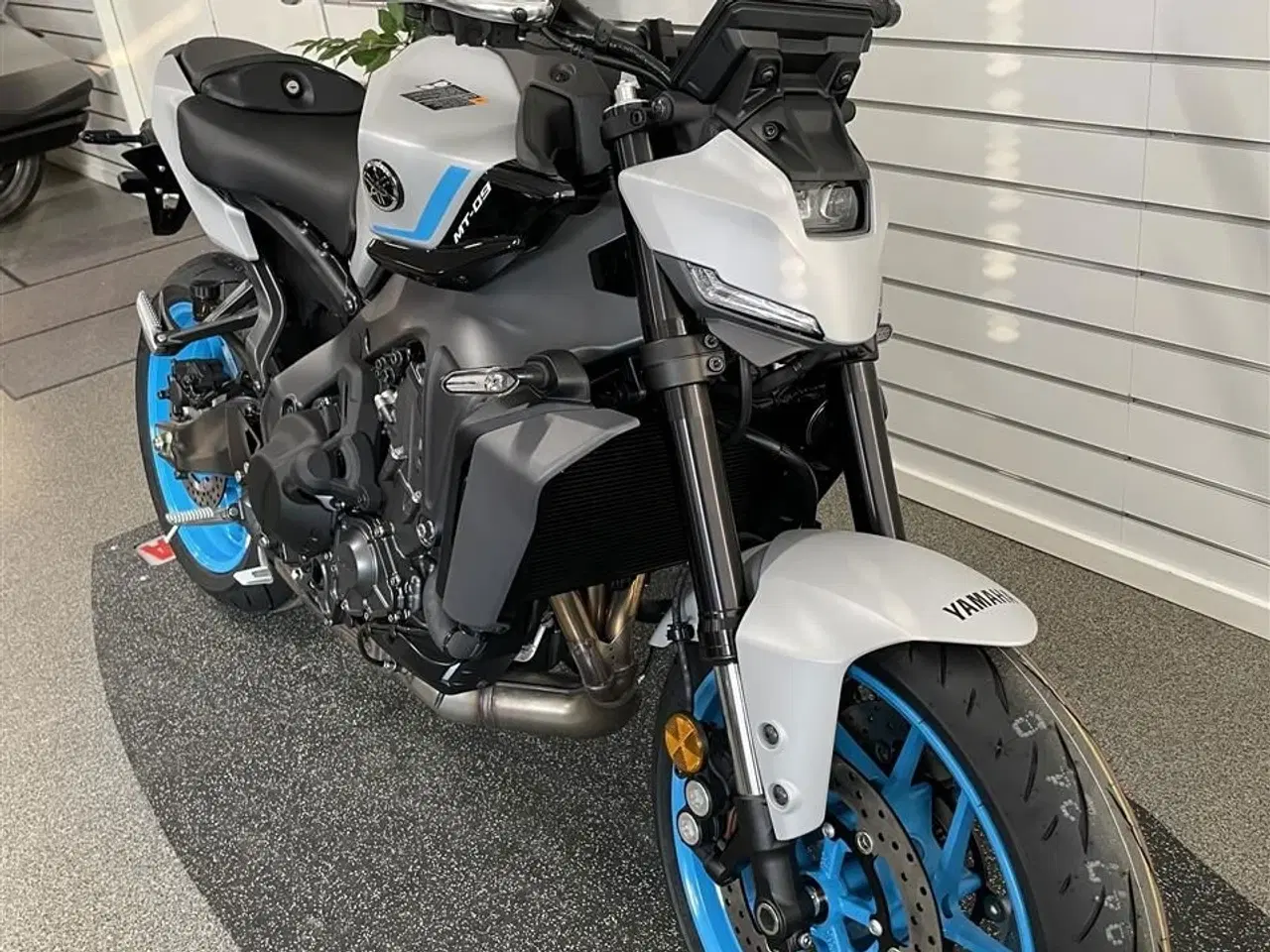 Billede 2 - Yamaha MT-09 Y-AMT - Ice Storm