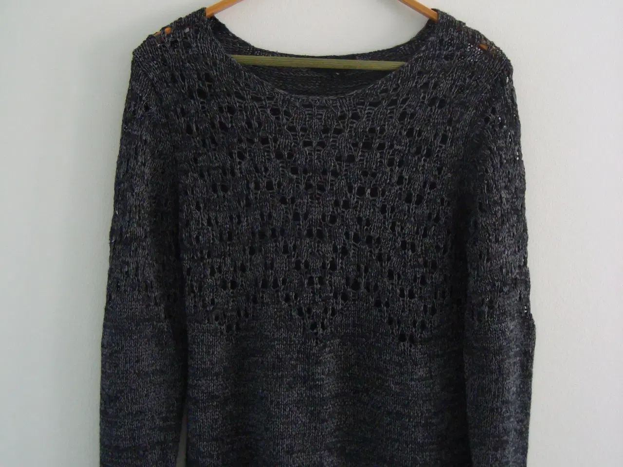 Billede 1 - Sweater - Str. 40 / Large