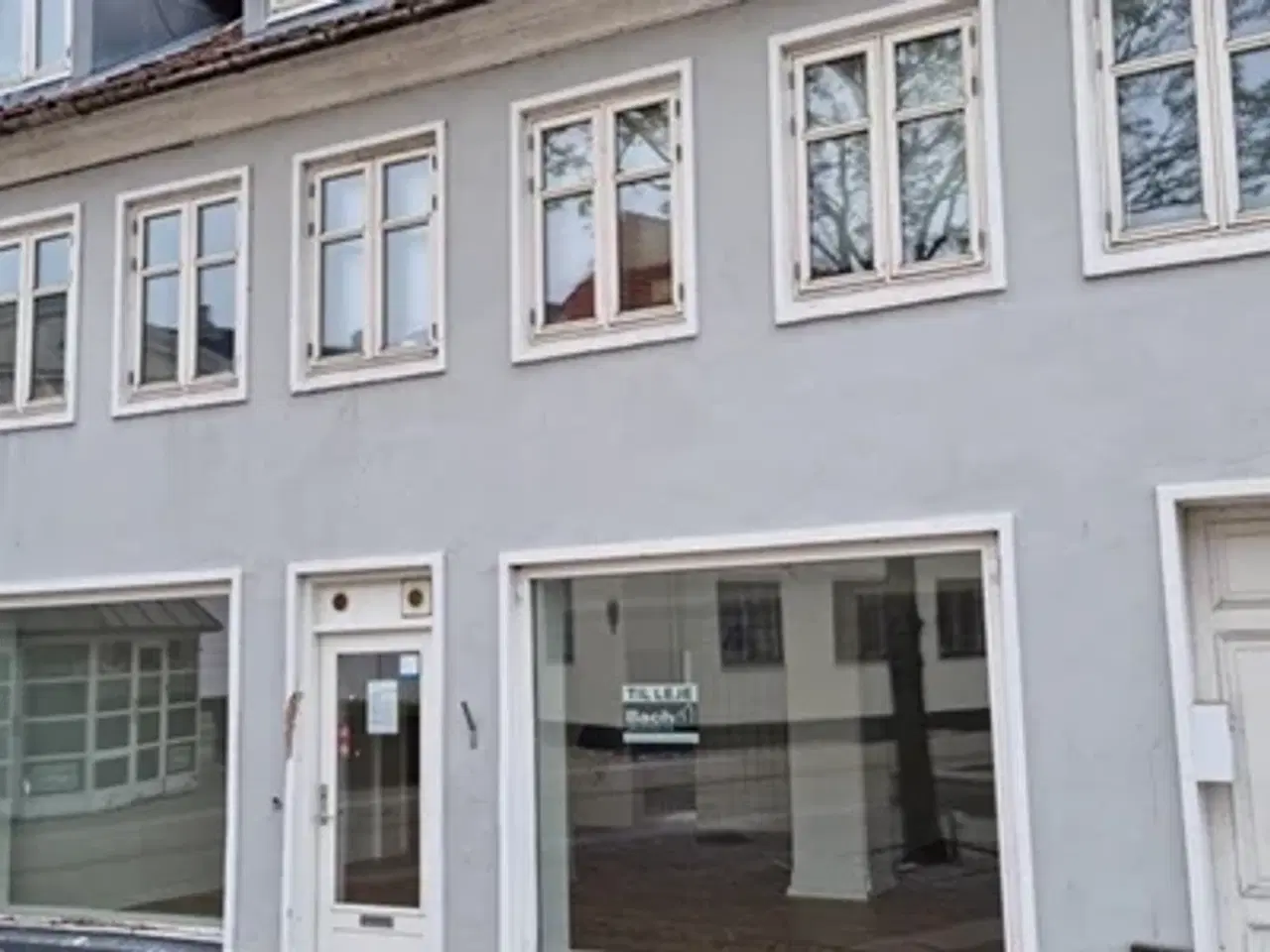 Billede 1 - Meget centralt beliggende cafélejemål - i alt 84 kvm