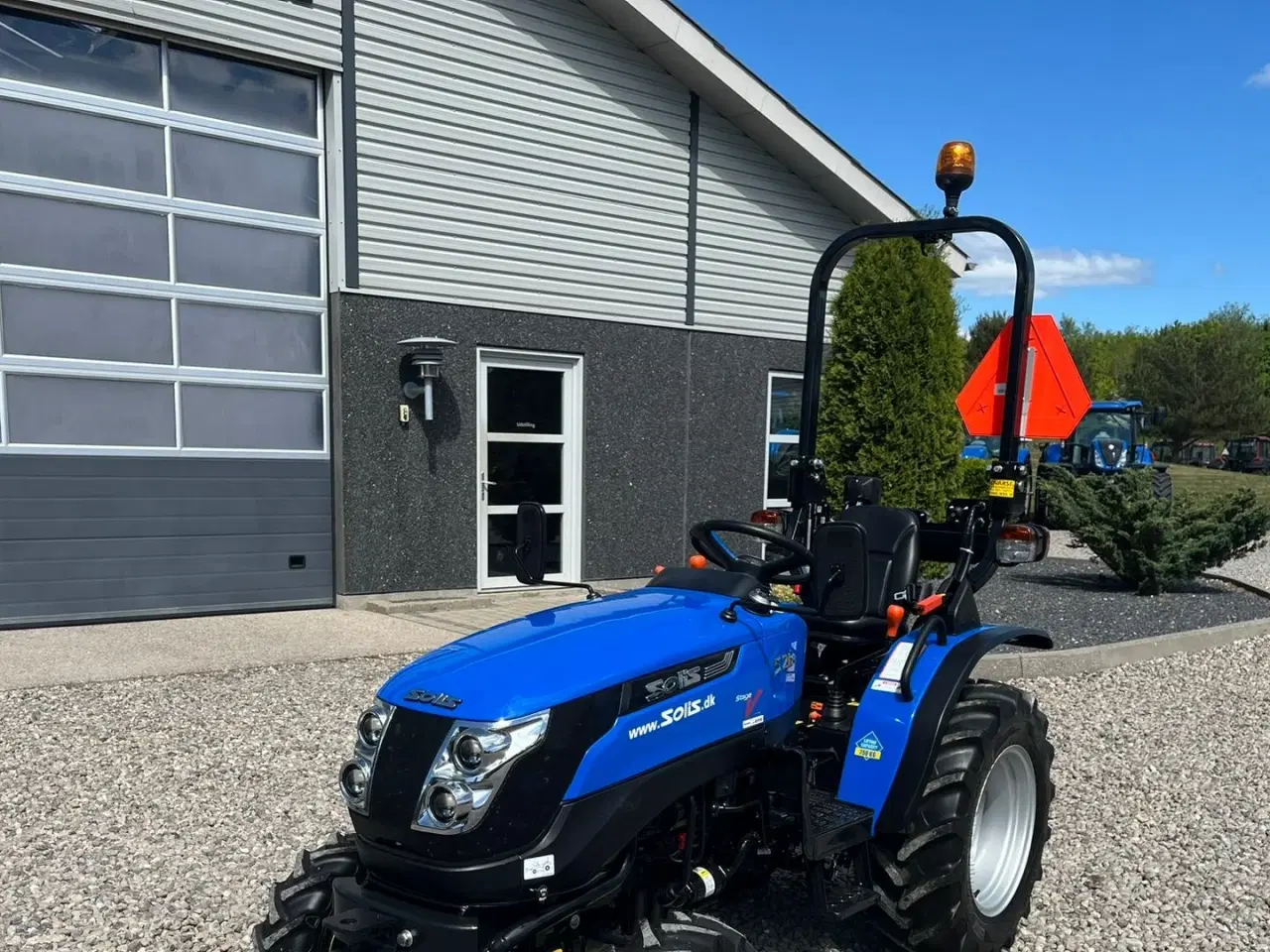 Billede 13 - Solis S26 6+2 Gearmaskine med Servostyring og brede traktorhjul