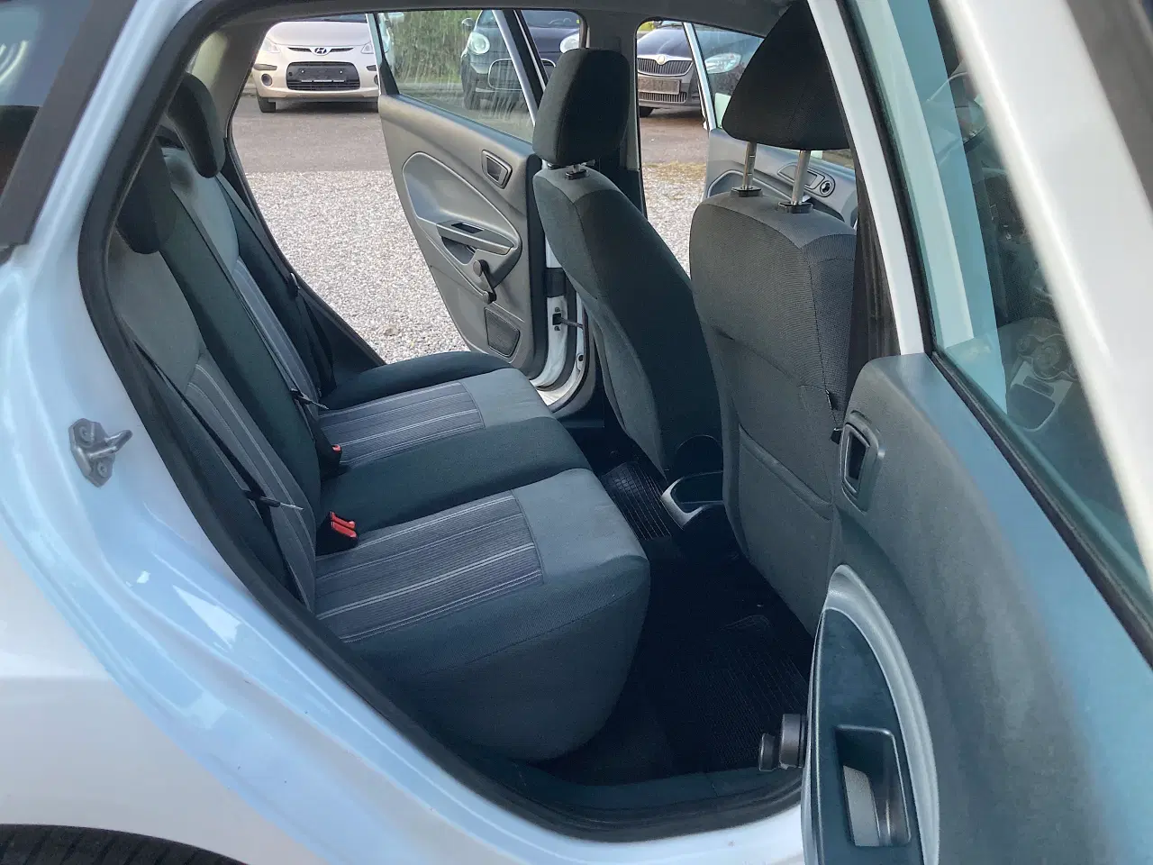Billede 13 - Ford Fiesta Nysyn Lav km meget pæn