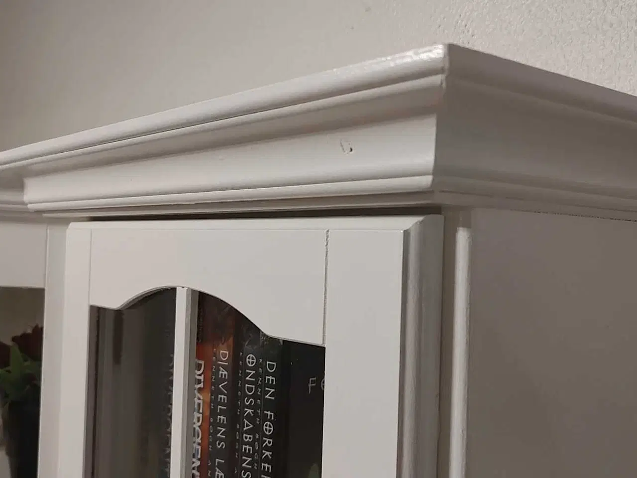 Billede 6 - Ny malet vitrineskab 