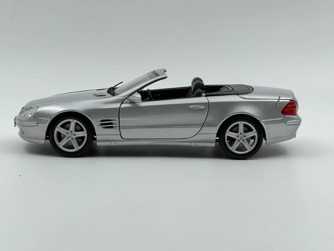 Billede 2 - 2001 Mercedes SL500 - 1:18