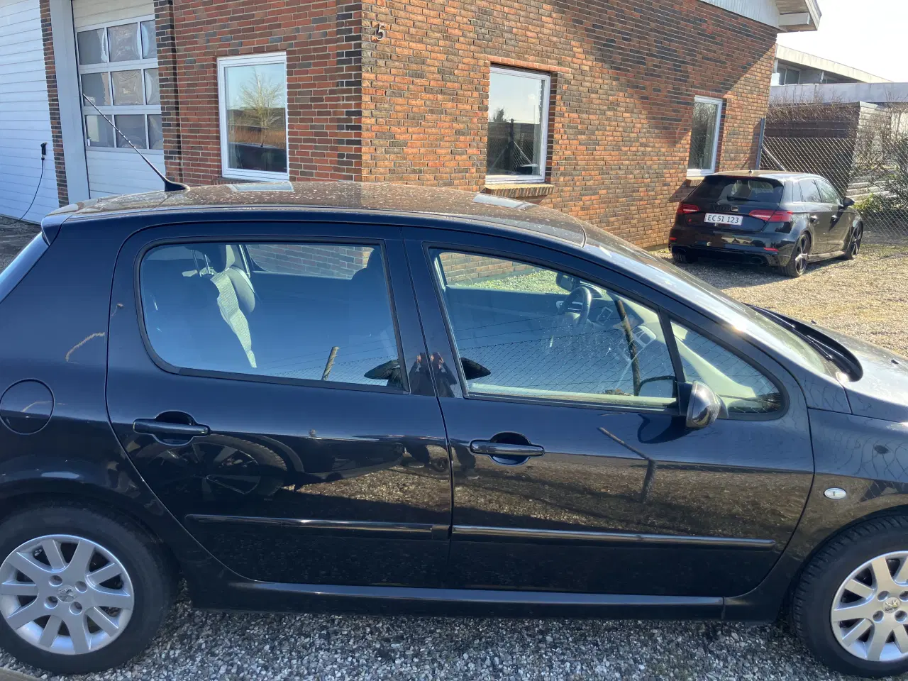 Billede 2 - Velholdt Peugeot 307 og pæn bil 