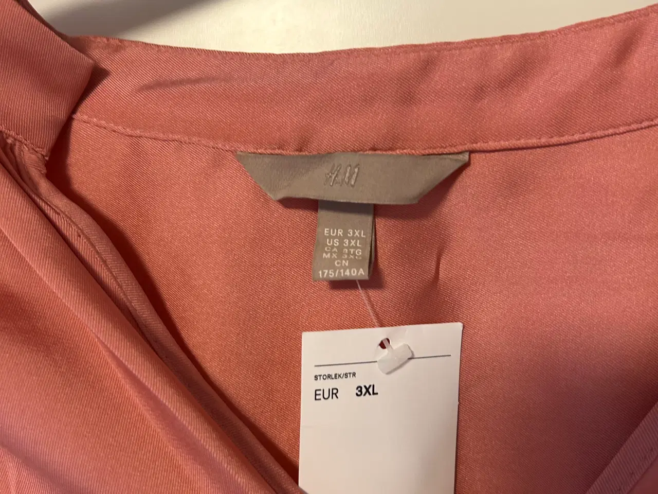 Billede 2 - Ny H&M bluse
