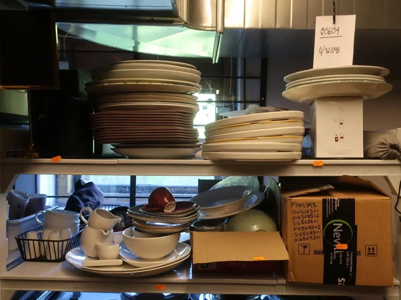 Billede 2 - Reol CAMBRO med indhold
