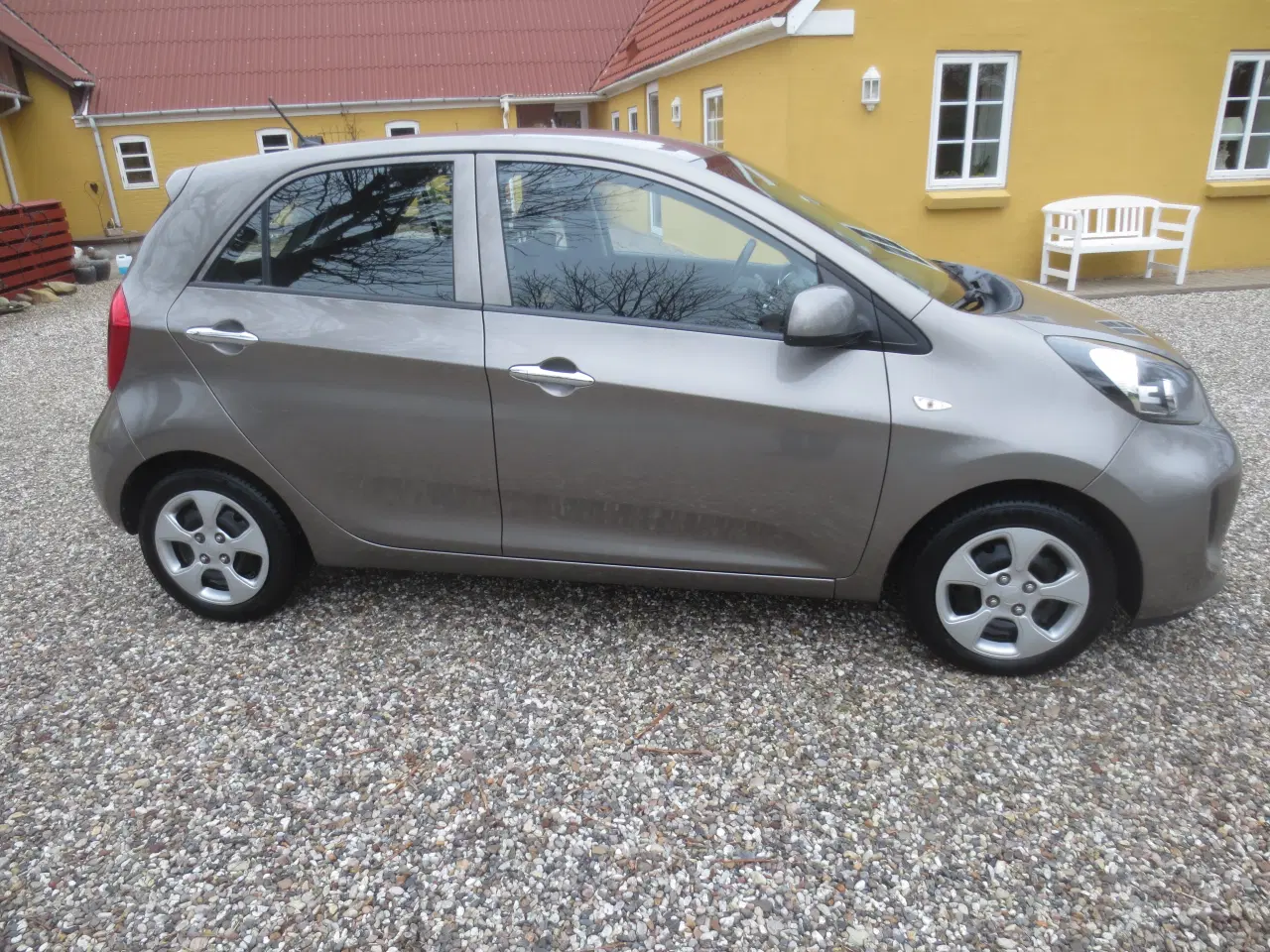 Billede 4 - Kia Picanto 1.0 i Årg 2015. Nysynet.
