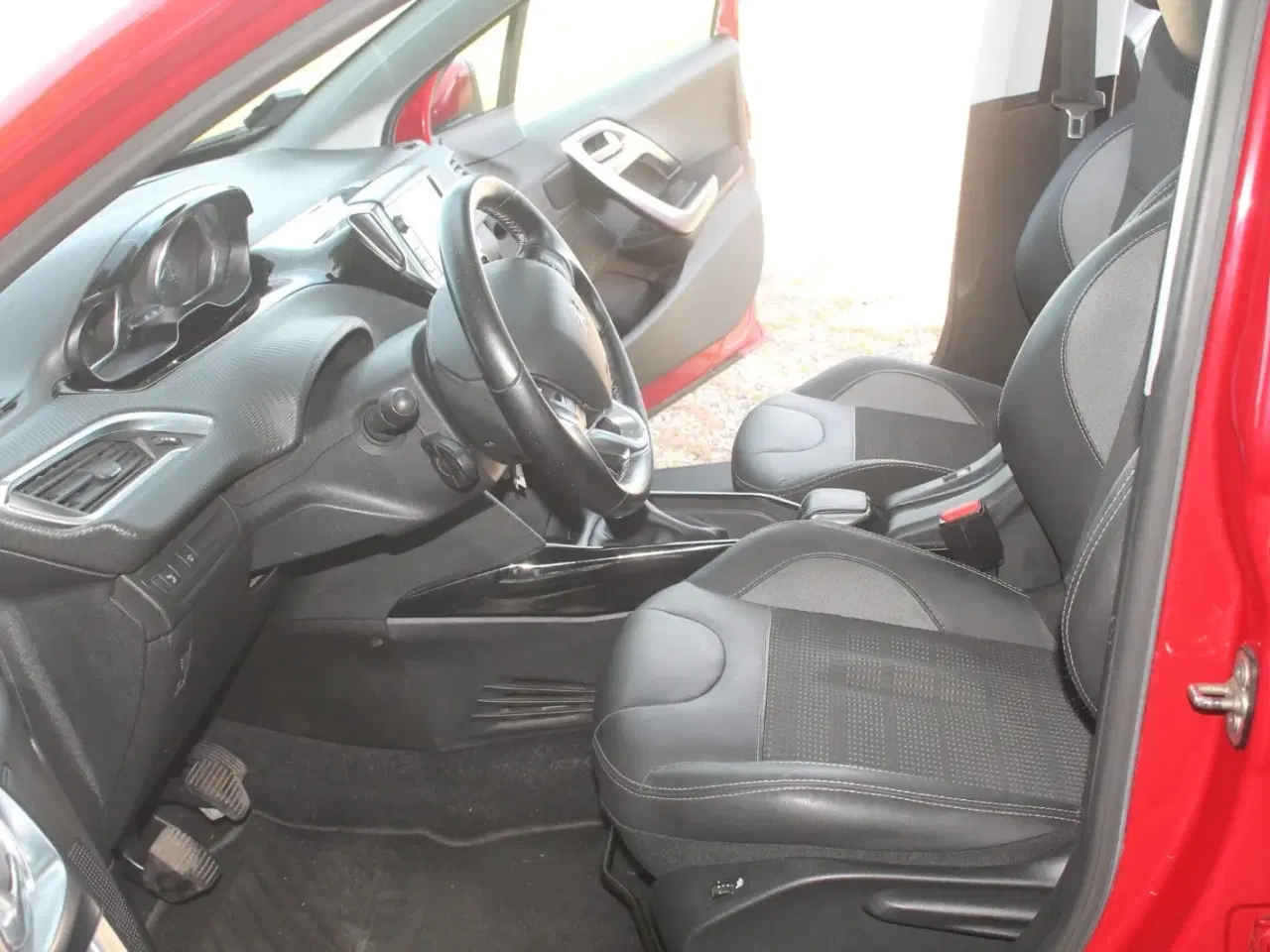 Billede 14 - Peugeot 2008 1,6 BlueHDi 100 Allure Sky