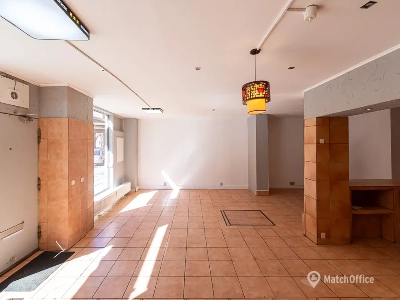 Billede 10 - UDLEJES: Butik med stort facadeparti. åben planløsning og mange muligheder