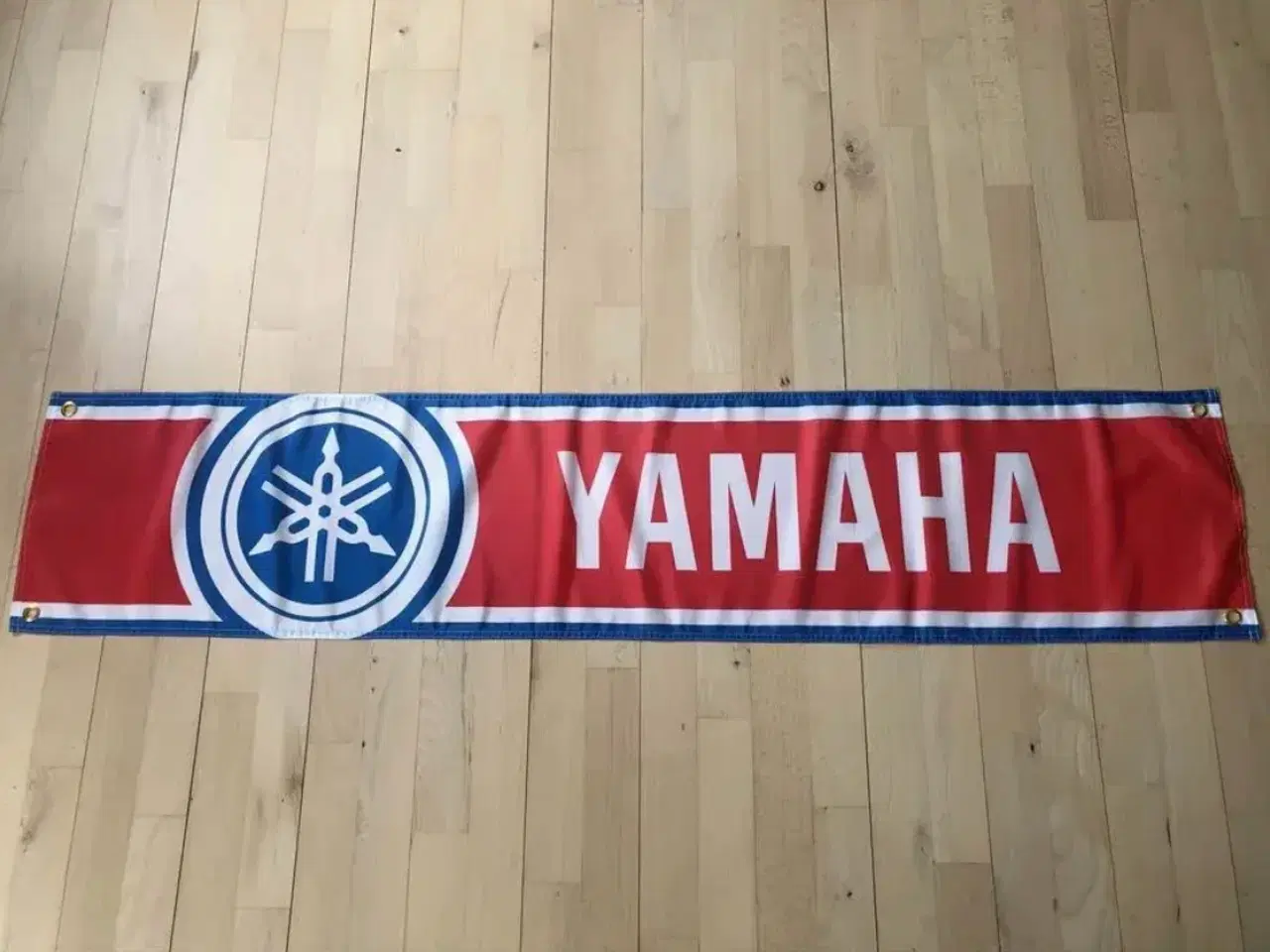 Billede 1 - Flag med Yamaha logo