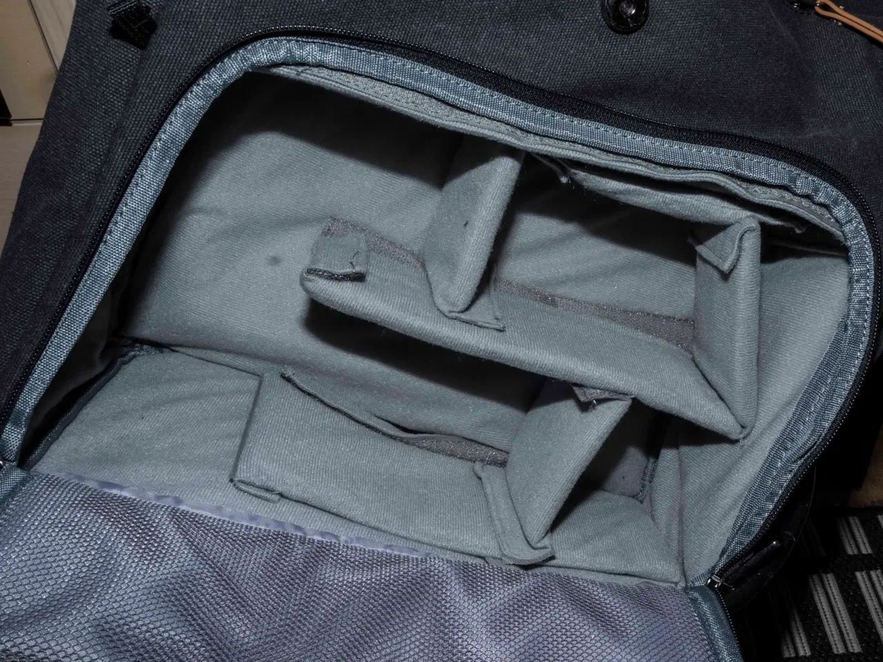 Billede 5 - Fotorygsæk. 45x35x16 cm. Med rum til kameraudstyr.