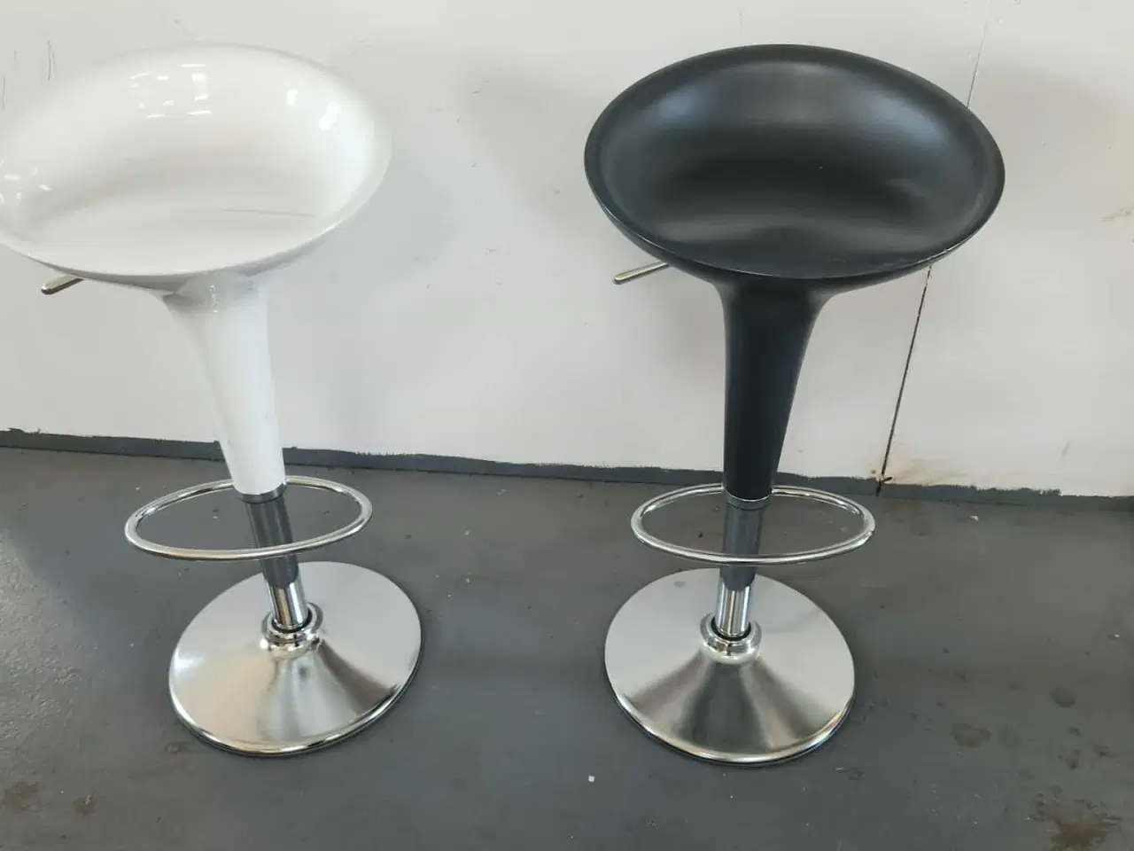 Billede 1 -  Design Barstole hæve sænke