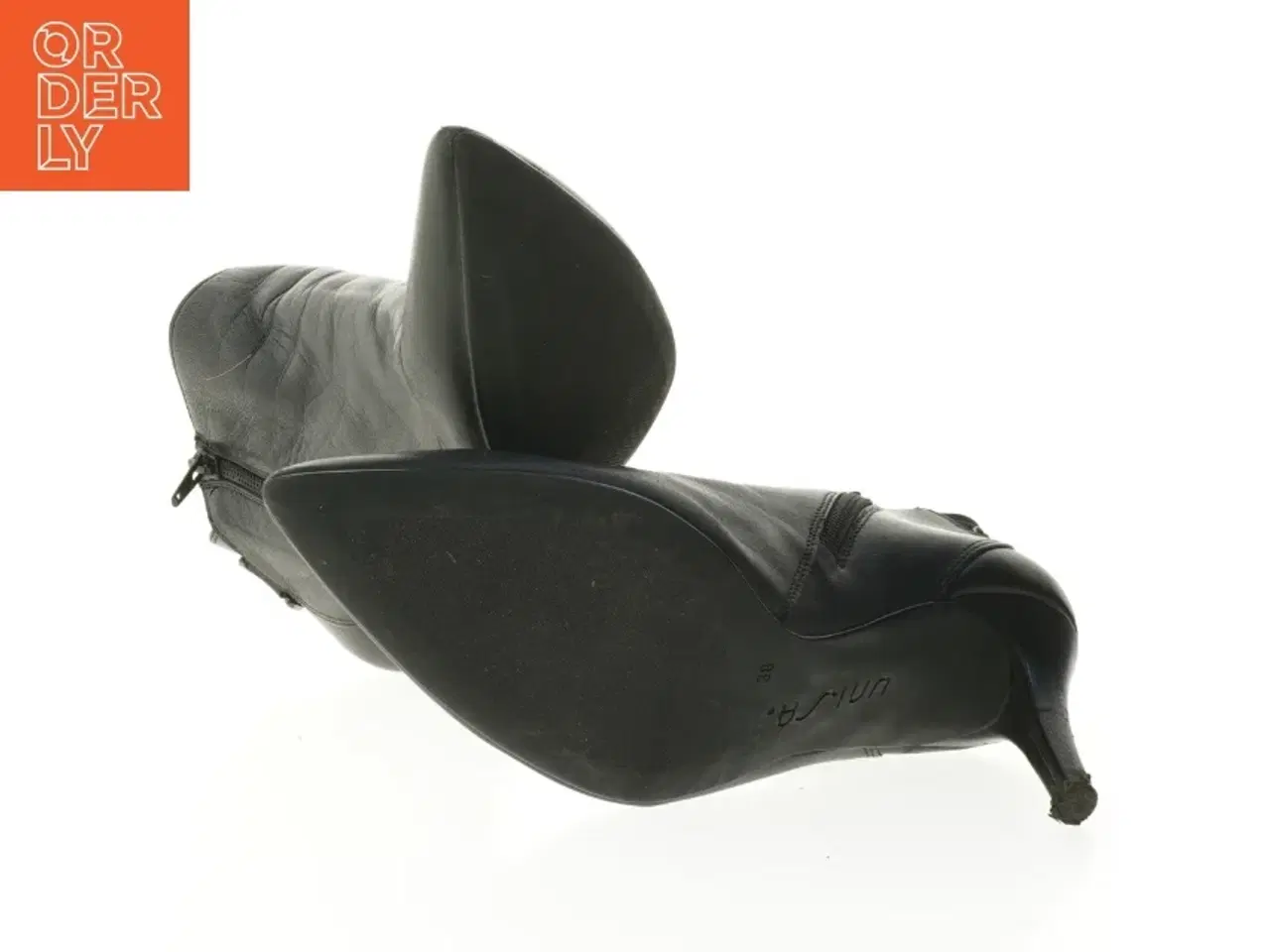 Billede 4 - Sort ankelstøvle med hæl fra Unisa (str. 38 )