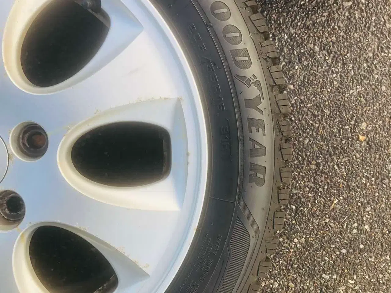 Billede 2 - 16" alufaelge 5x114.3 med vinterdæk