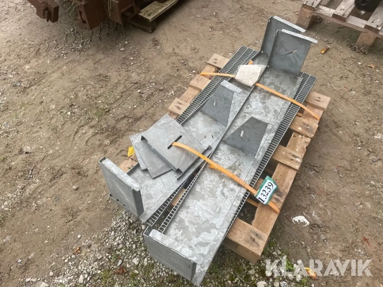 Billede 2 - Sokkelaffugter Galvaniseret 2 stk