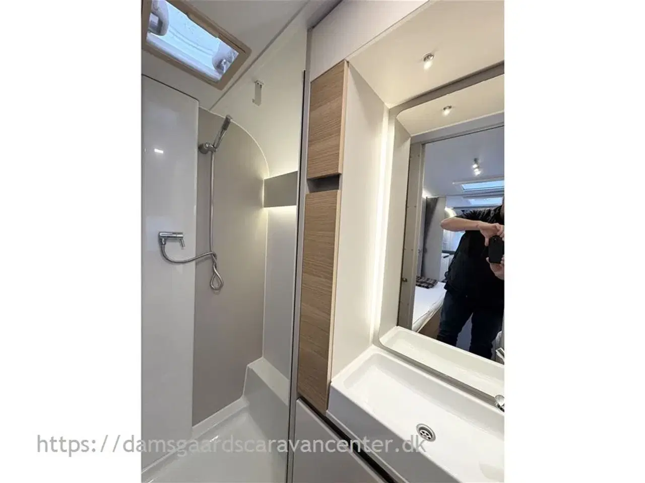 Billede 12 - 2021 - Adria Adora 572 UT   Enkeltsenge-Endebad-Gulvtemp.-Mover