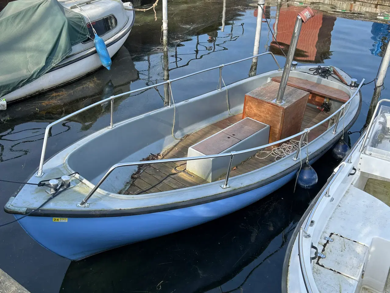 Billede 1 -  17 fods Nysted damjolle med 10 Sabb diesel motor
