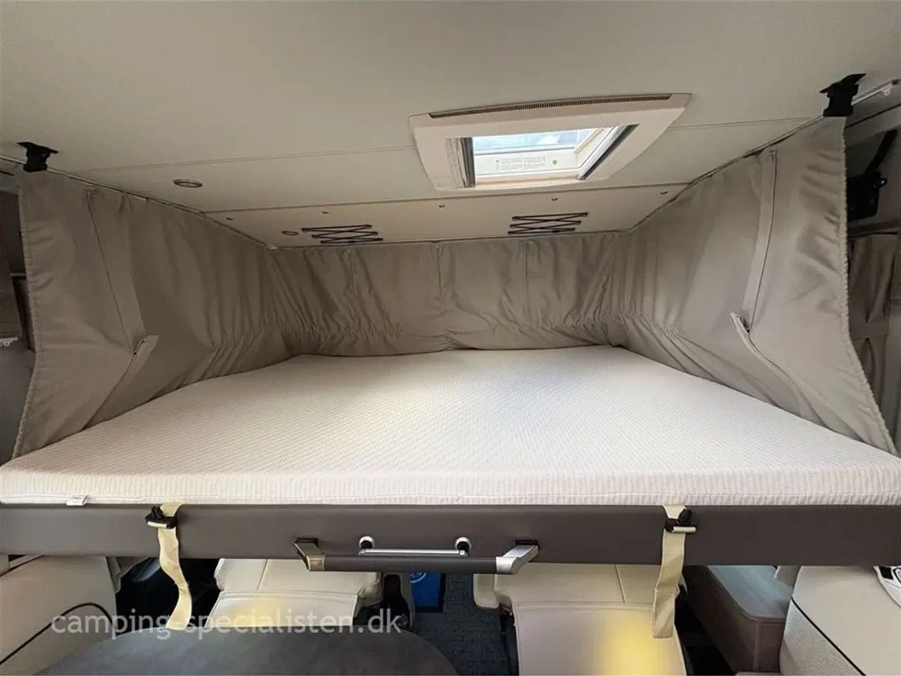 Billede 8 - 2020 - Knaus L!VE I 700 MEG 160 HK   Knaus L!VE I 700 MEG 2020 - kan nu ses hos Camping-Specialisten.dk
