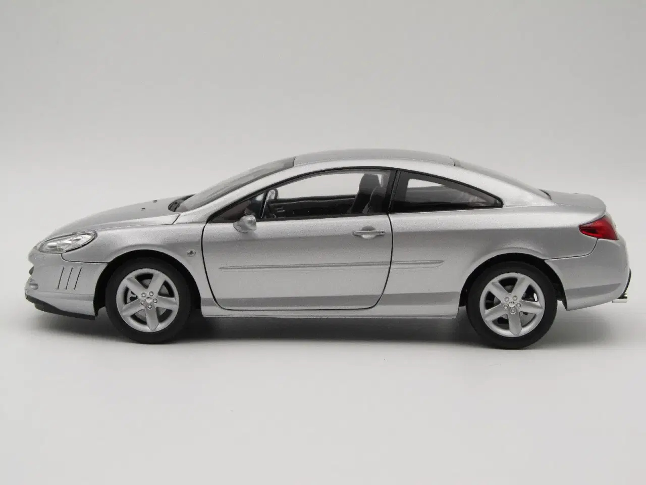 Billede 4 - 2006 Peugeot 407 3,0 V6 Coupe 1:18 