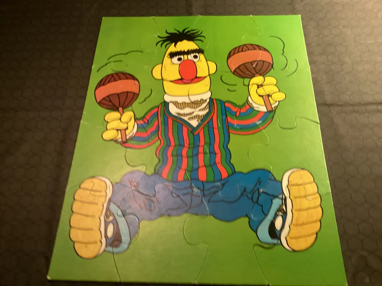 Billede 1 - Gulvpuslespil Sesamstrasse fra jumbo.