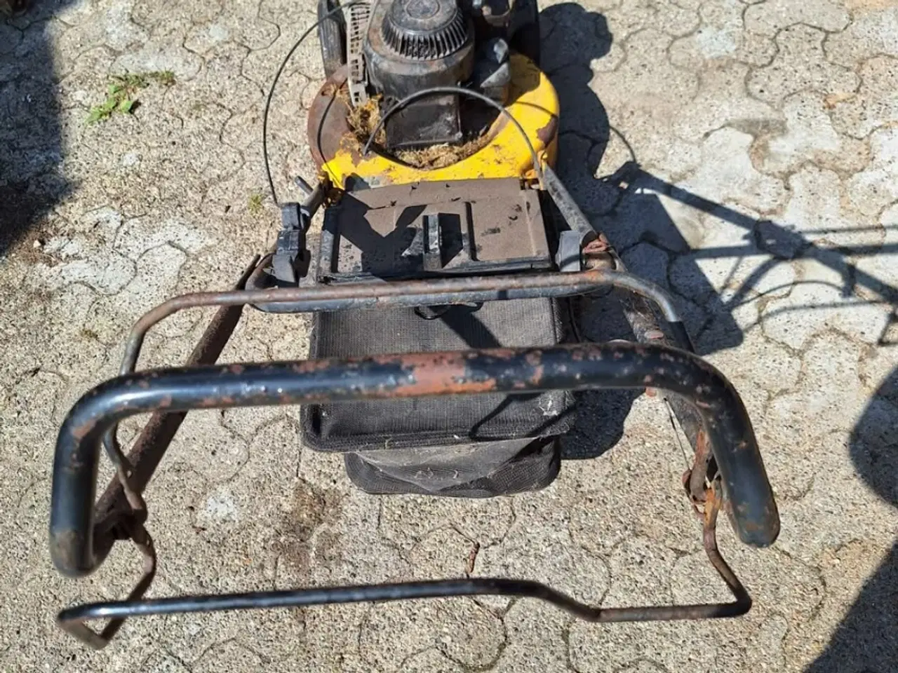 Billede 2 - Briggs Stratton plæneklipper med græsopsamler kurv