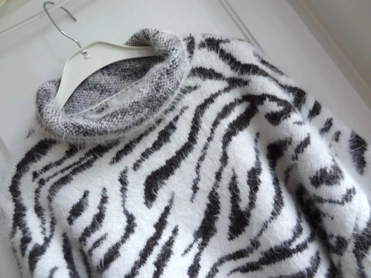 Billede 4 - Sweater, Trøje, Bluse, H&M, Str S