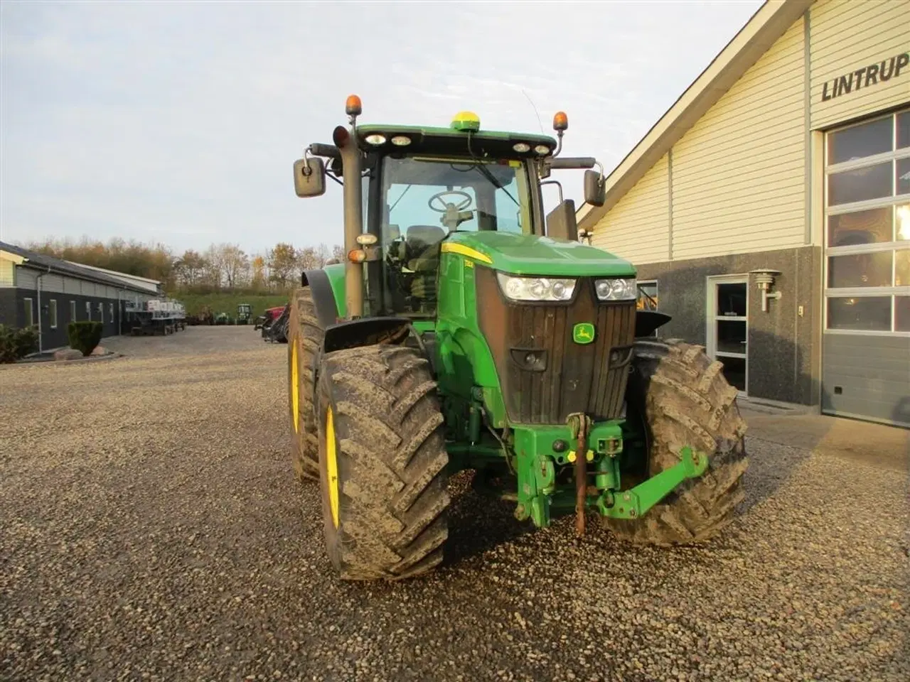 Billede 17 - John Deere 7230R Med frontlift og frontPTO