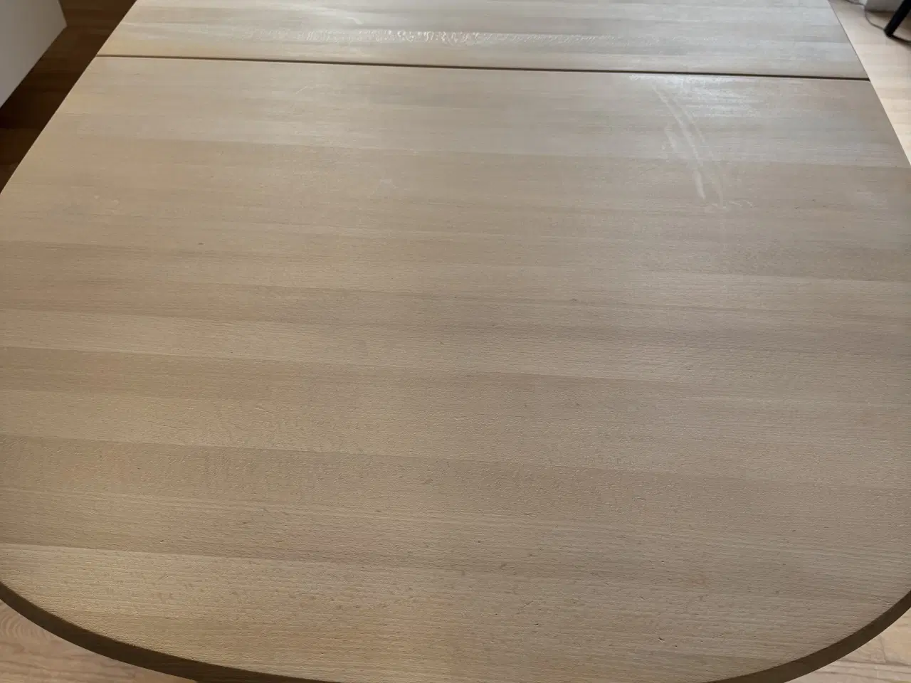 Billede 2 - Spisebord med 6 stole