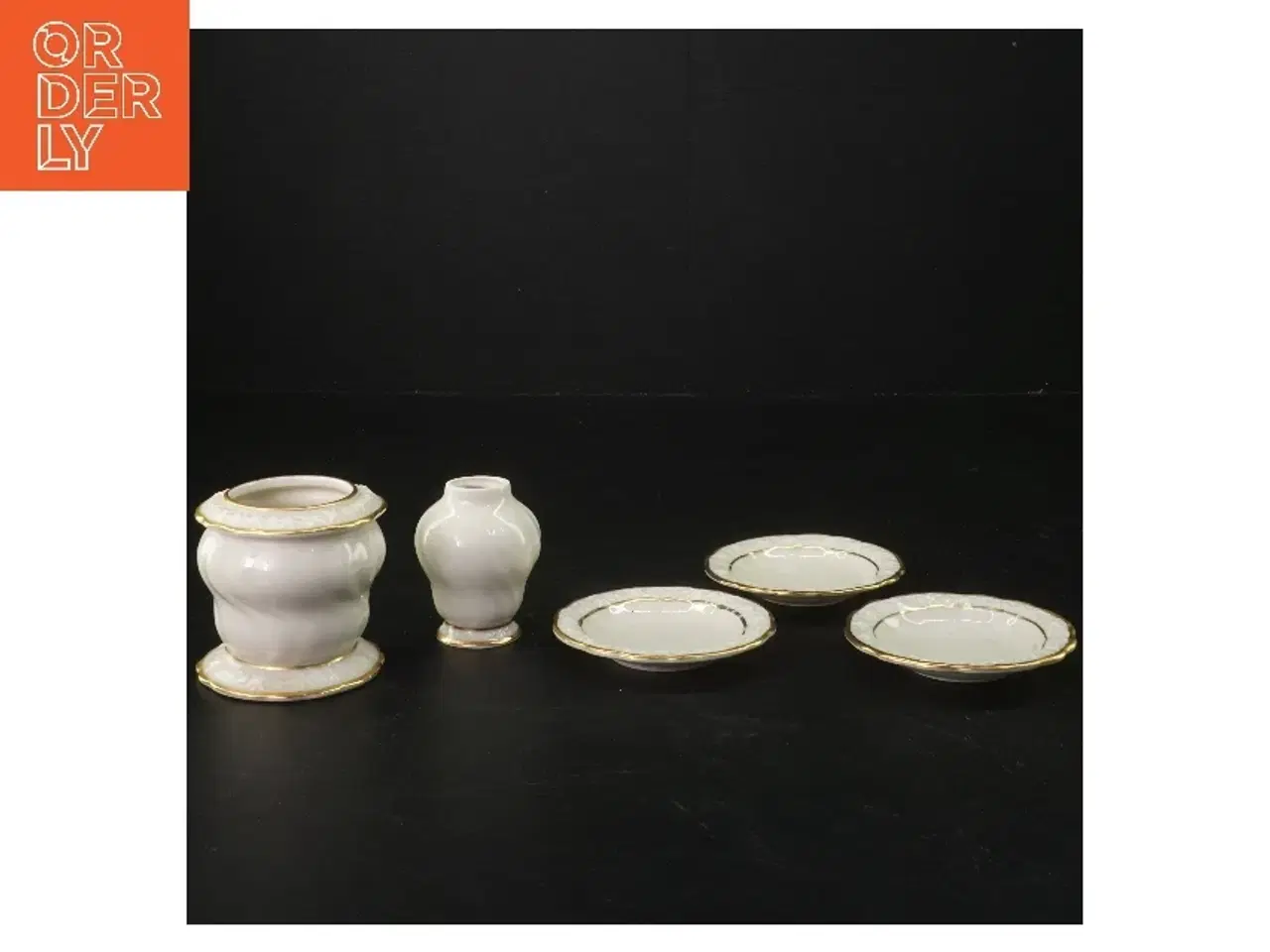 Billede 1 - Porcelæns sæt med guldkant fra Edelweiß (str. Ø 6,5x h 7 og ø 4x h 6 og ø8 cm)