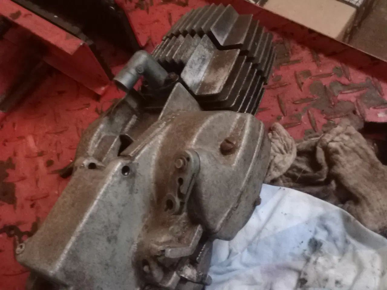 Billede 1 - Puch Maxi motor 2 stk 1 ældre og 1 ny model 