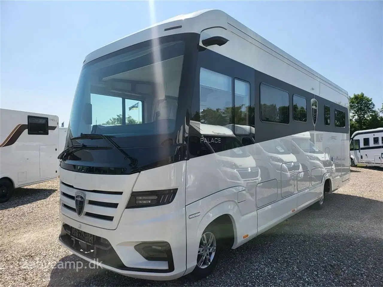 Billede 3 - 0 - Morelo Palace 90 M   Autocamper på 1 Klasse