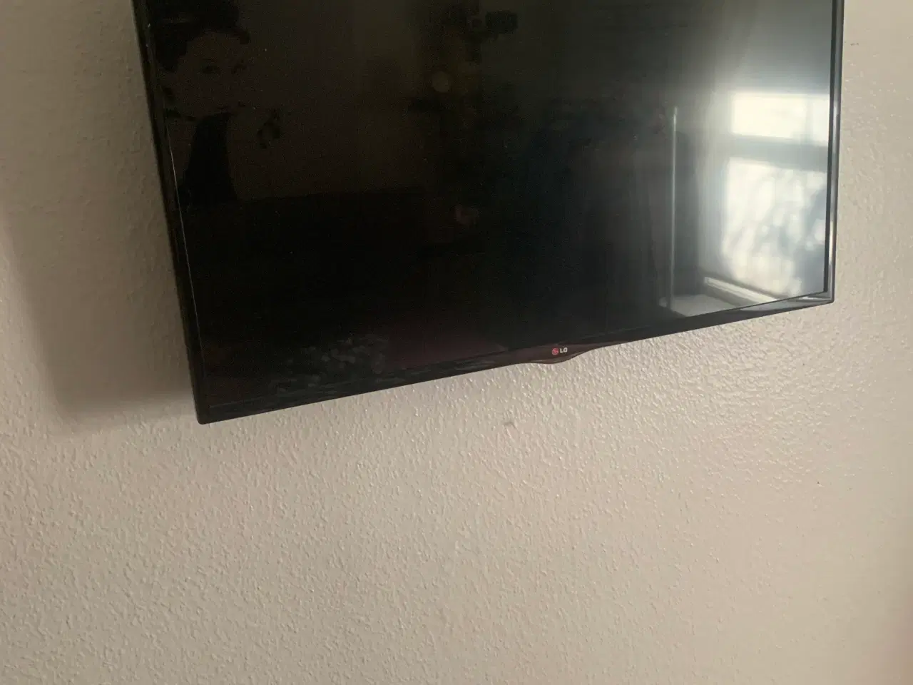 Billede 3 - Lg TV 42”med væg ophæng 
