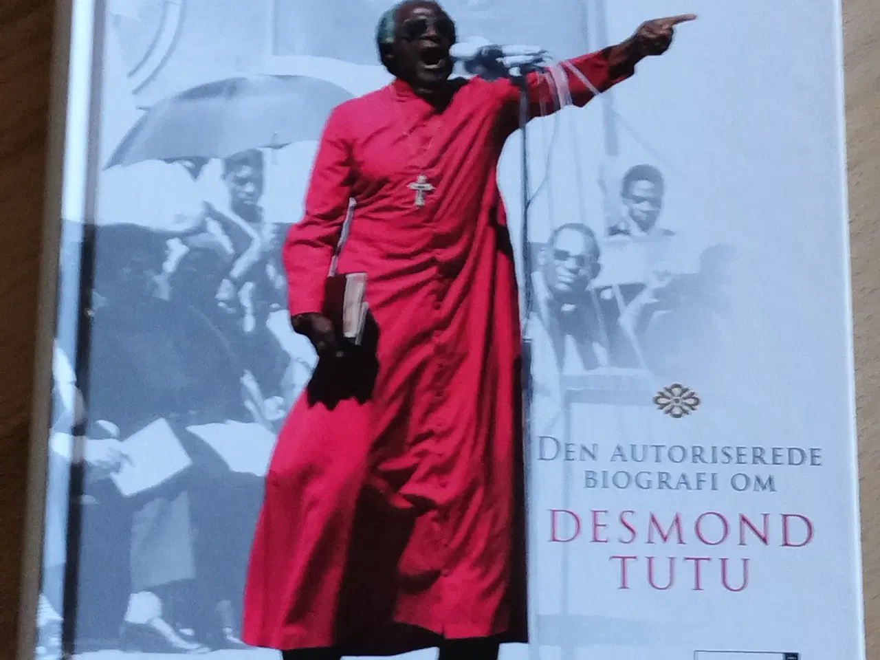 Billede 1 - Bog Freds Rebellen Desmond Tutu