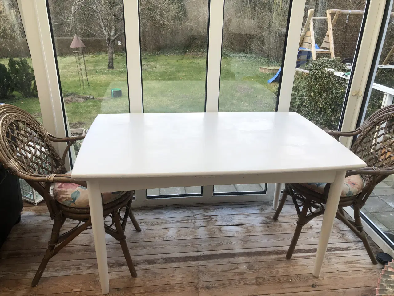 Billede 1 - Hvid malet spisebord