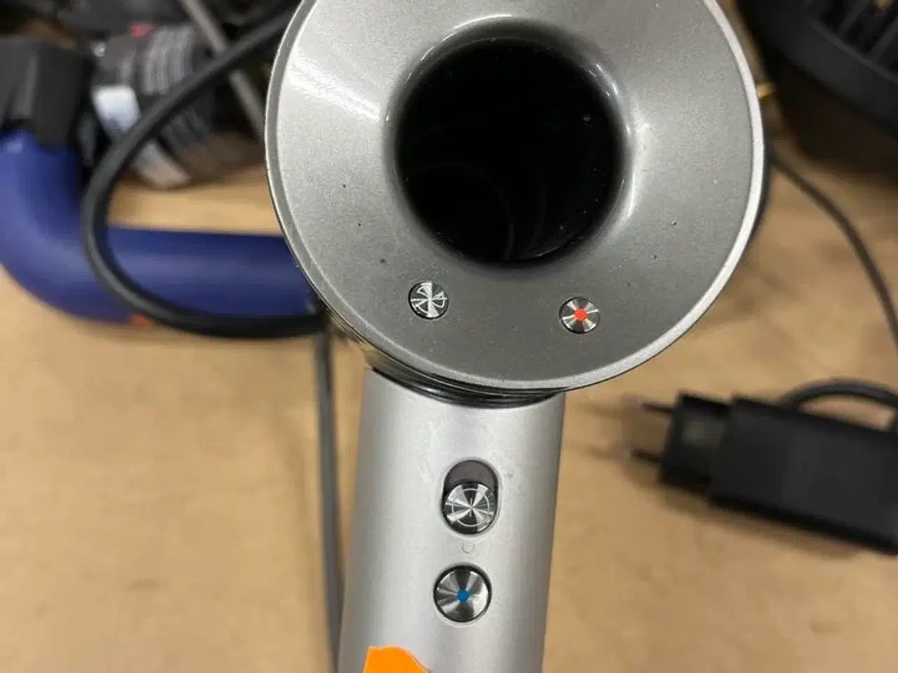 Billede 6 - 2 Stk. Hårtørrer DYSON +  Hårtrimmer PANASONIC  + Tilbehør