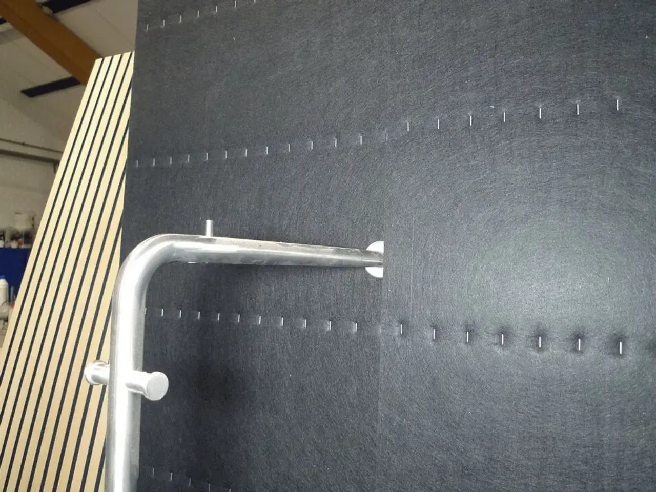 Billede 2 - Bøjlestang/stumtjener, rustfrit stål ca. H170cm