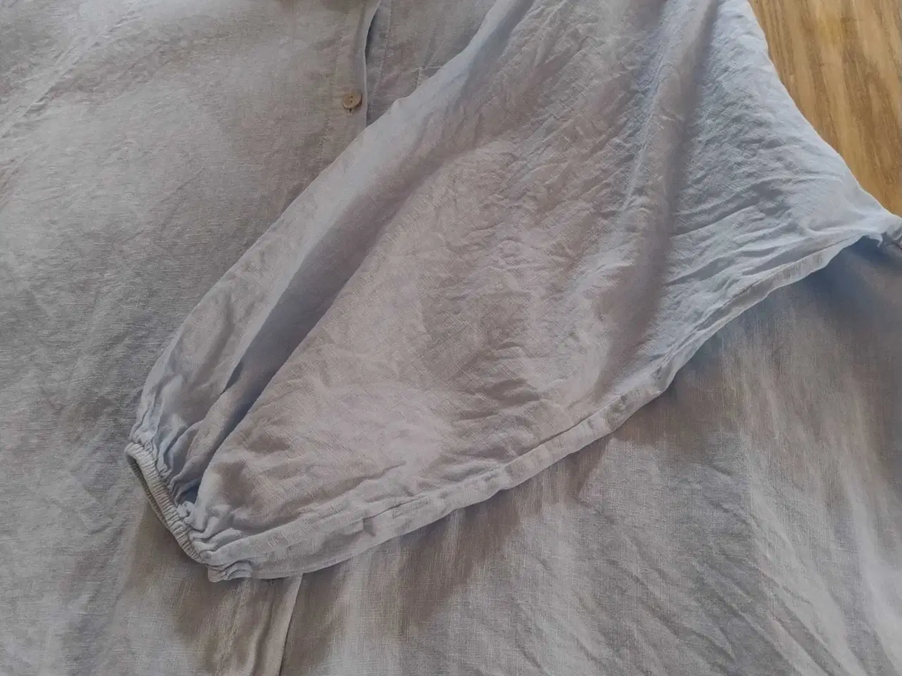 Billede 3 - Lyseblå hør skjorte 